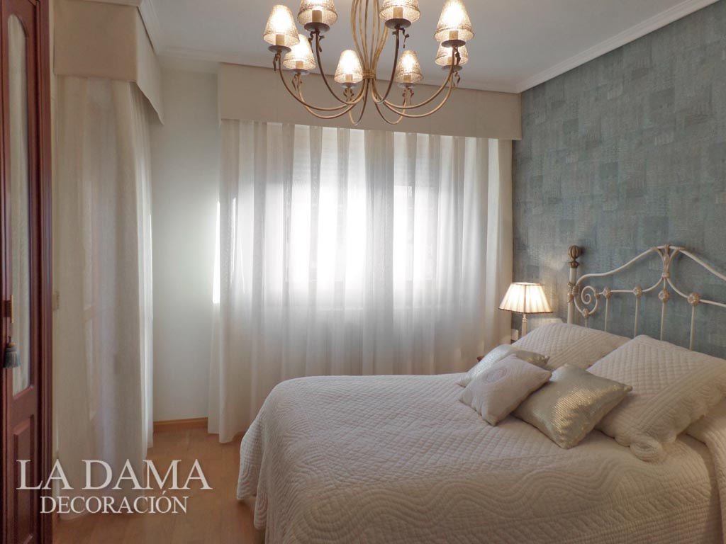 Cortinas de fuelles y palones en salón clásico