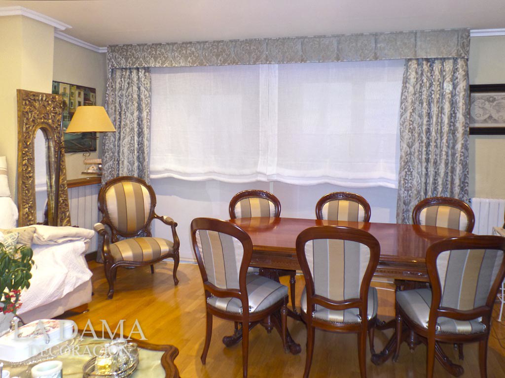 Dobles estores con caídas laterales decorativas